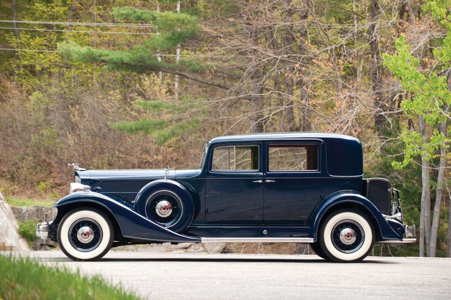  Packard Twelve Club Sedan 1933 года  (фото 24 из 31)